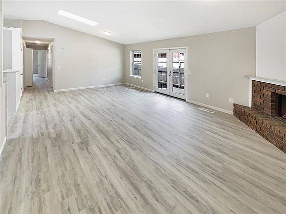955 W Tesio Way - Photo 5 of 20