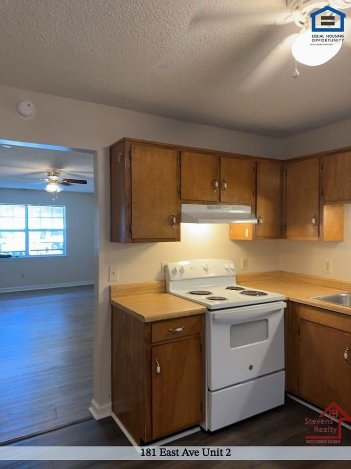 181 East Ave #2 - Photo 2 of 14