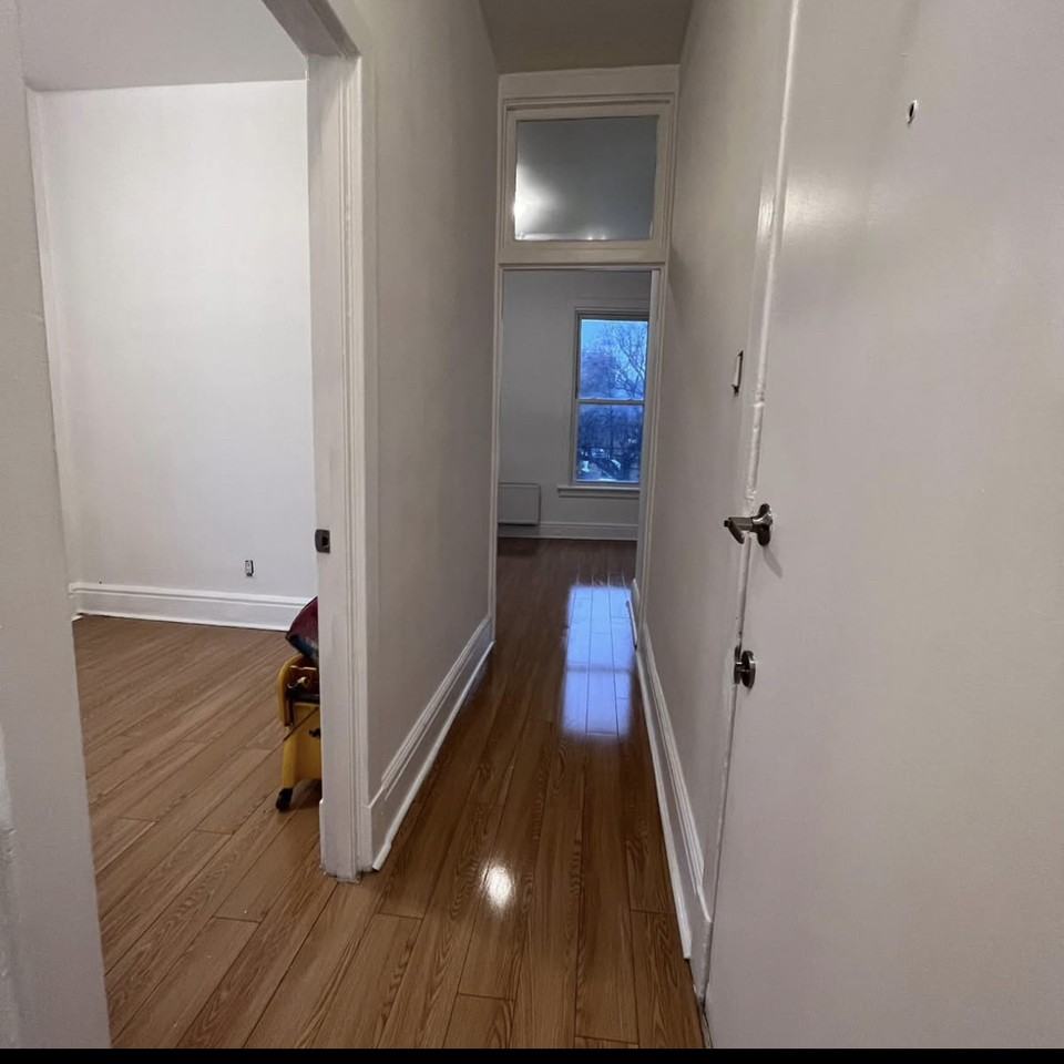 419 King St E - Photo 2 of 13