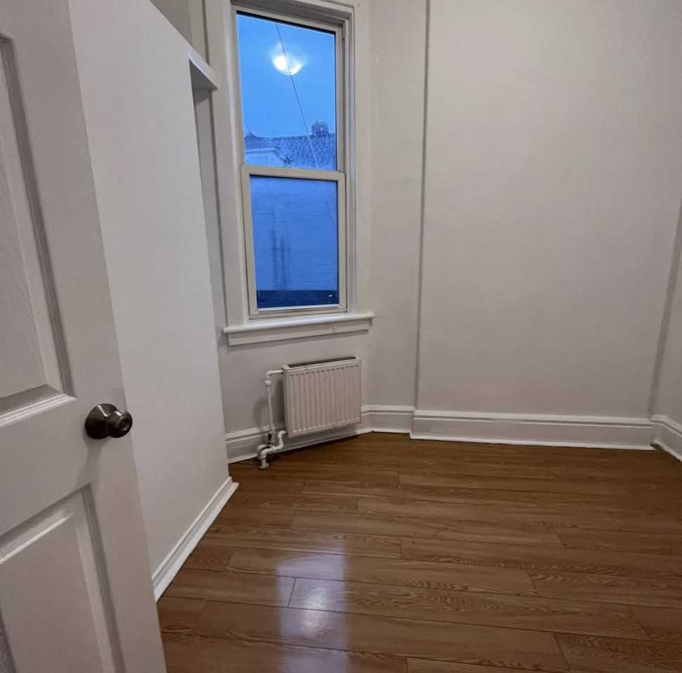 419 King St E - Photo 5 of 13