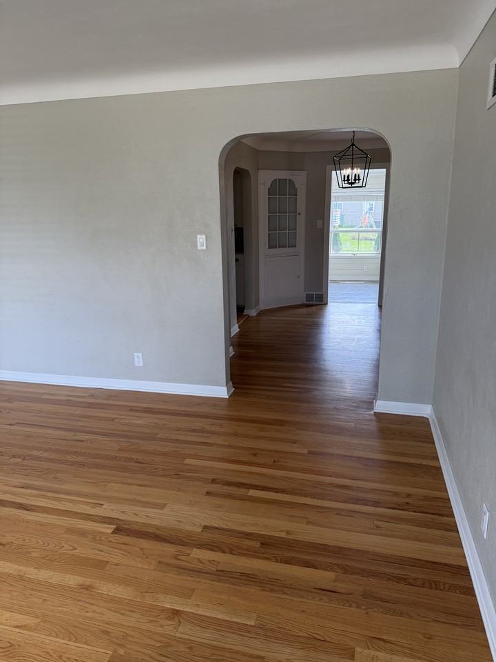 825 Staub Ct Ne #NA - Photo 3 of 15