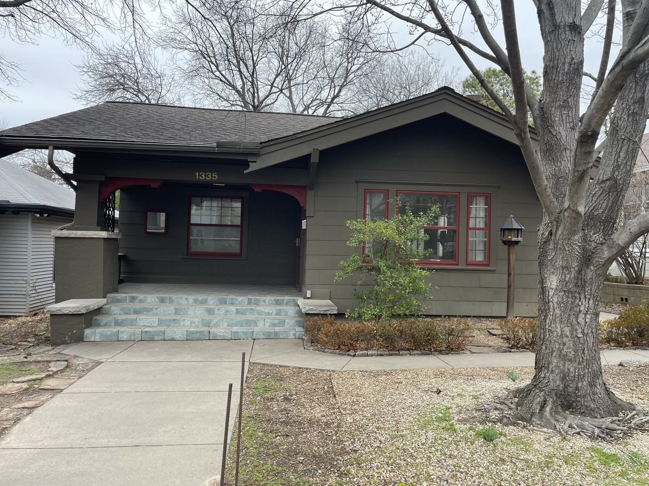 1335 E 18th St #NA - Photo 2 of 16