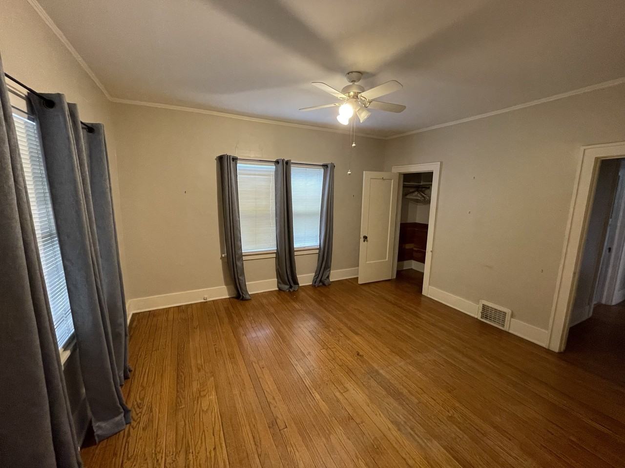 1335 E 18th St #NA - Photo 6 of 16