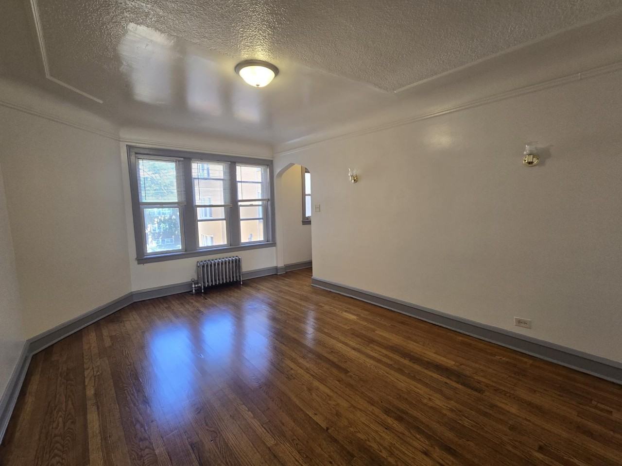 836 N Massasoit Ave #2B - Photo 3 of 15