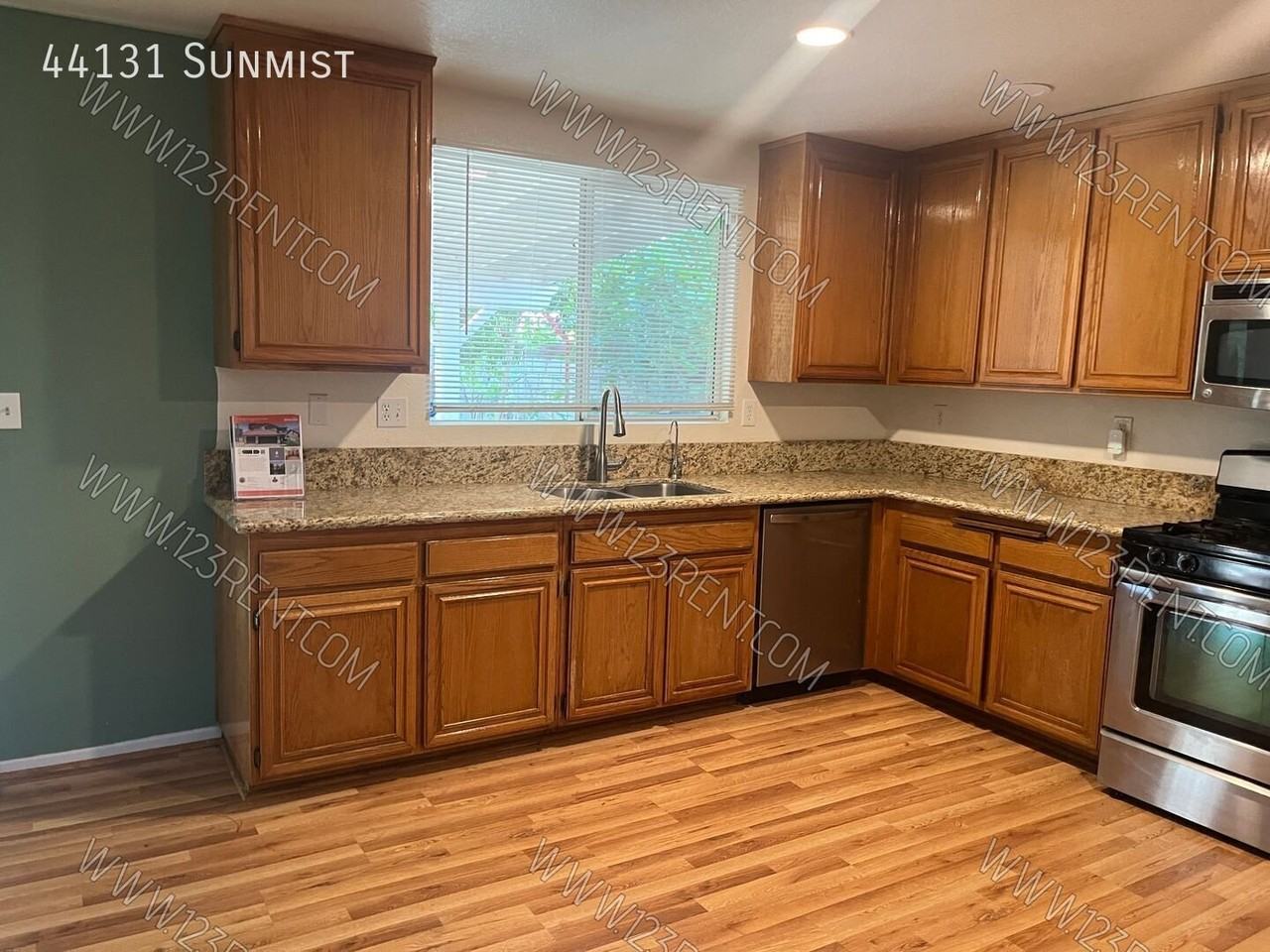 44131 Sunmist Ct - Photo 7 of 30