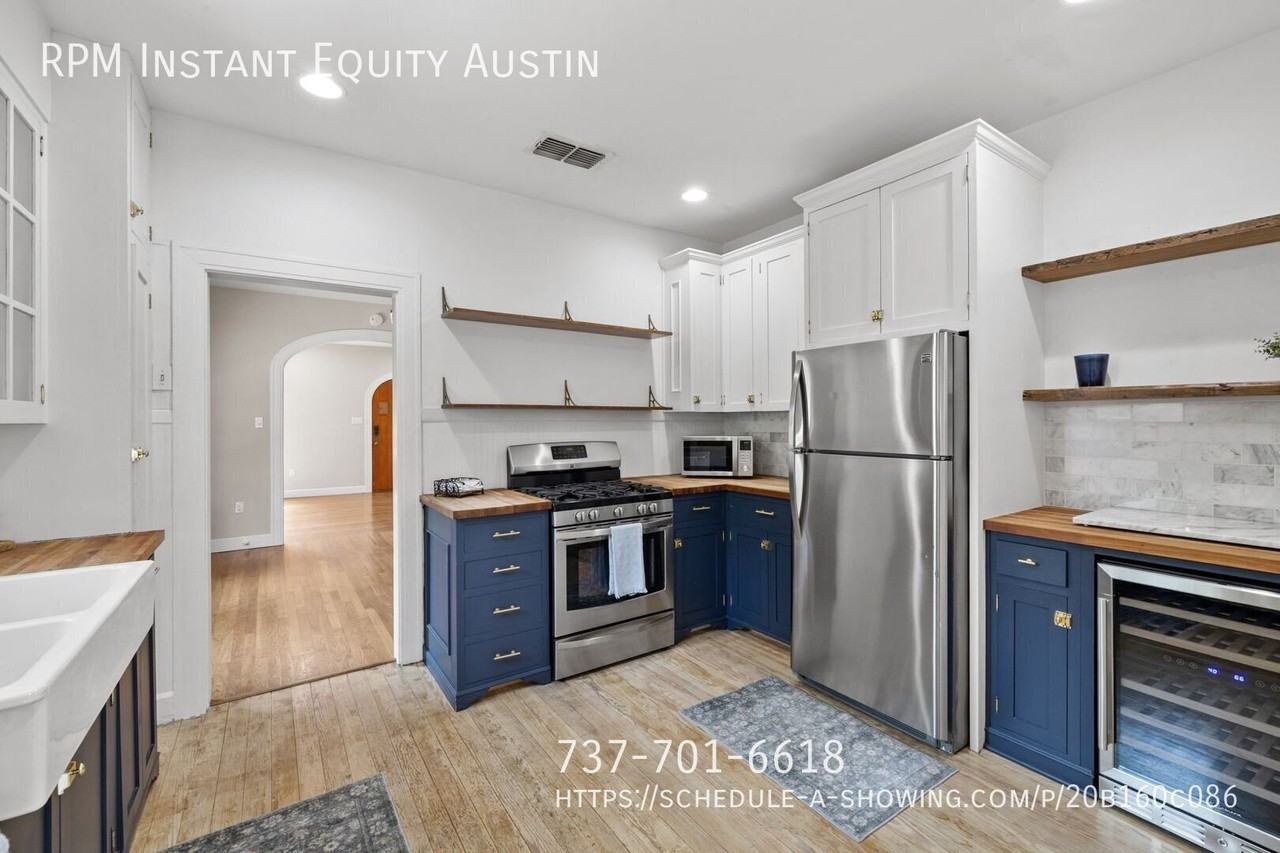 2002 Travis Heights Blvd - Photo 5 of 28