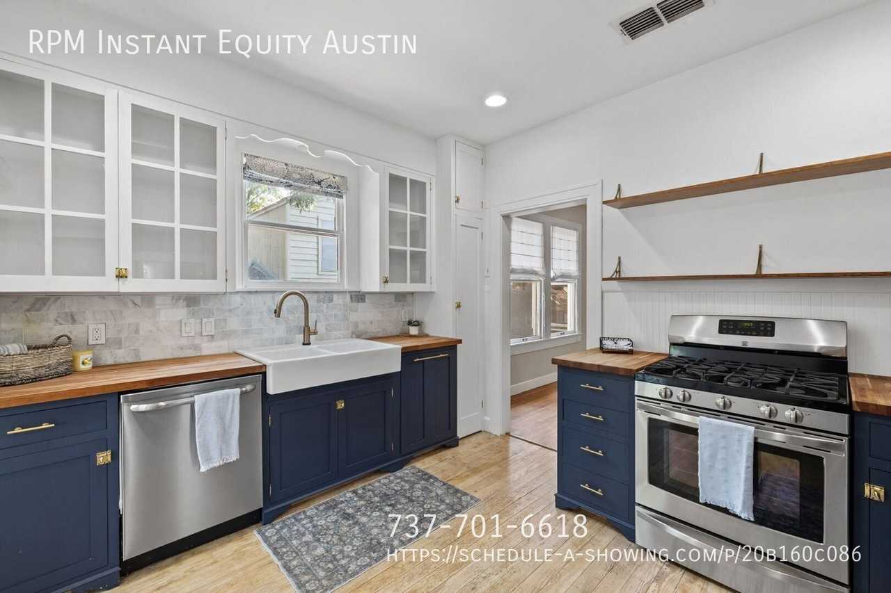 2002 Travis Heights Blvd - Photo 6 of 28