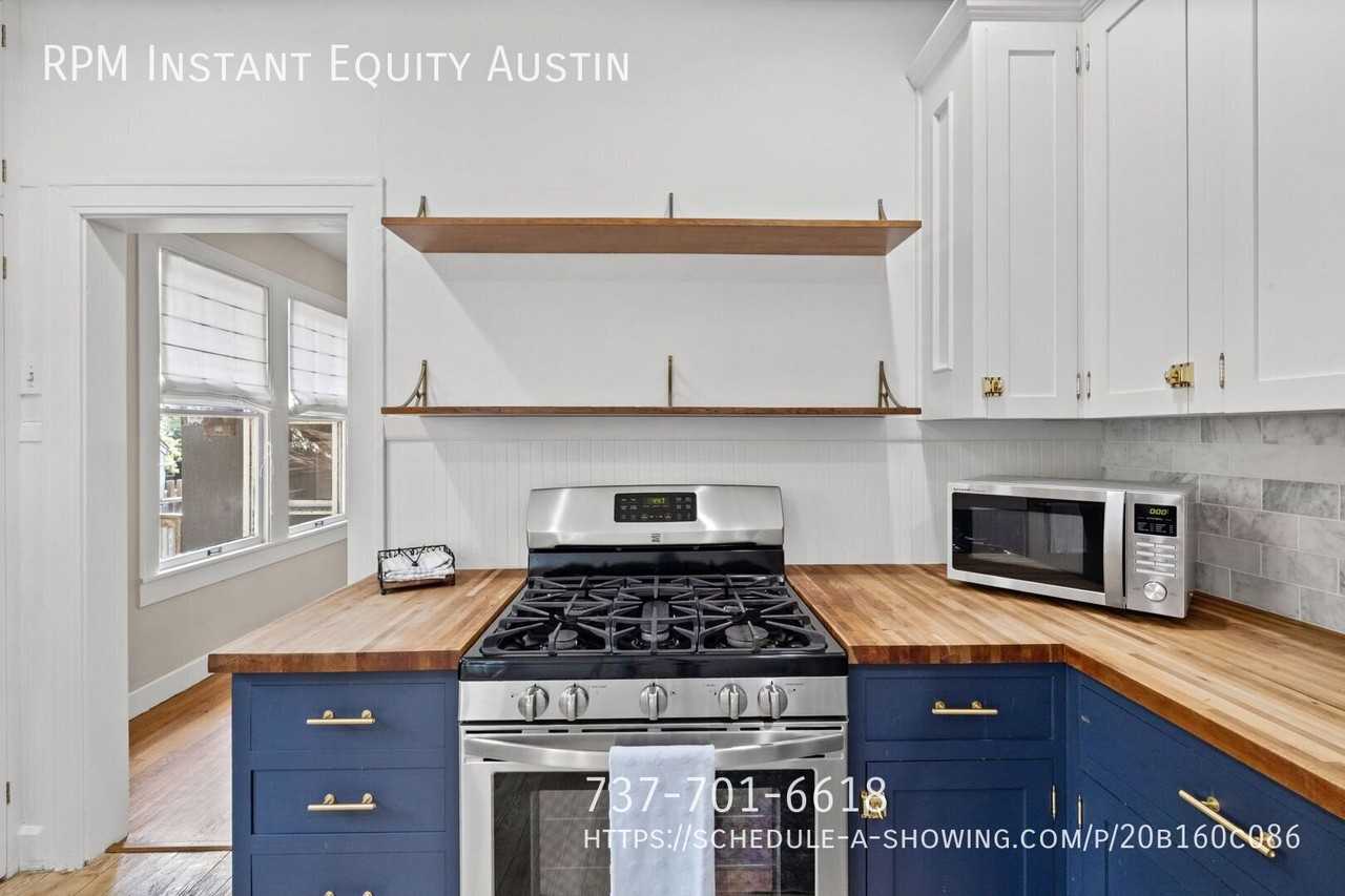 2002 Travis Heights Blvd - Photo 7 of 28