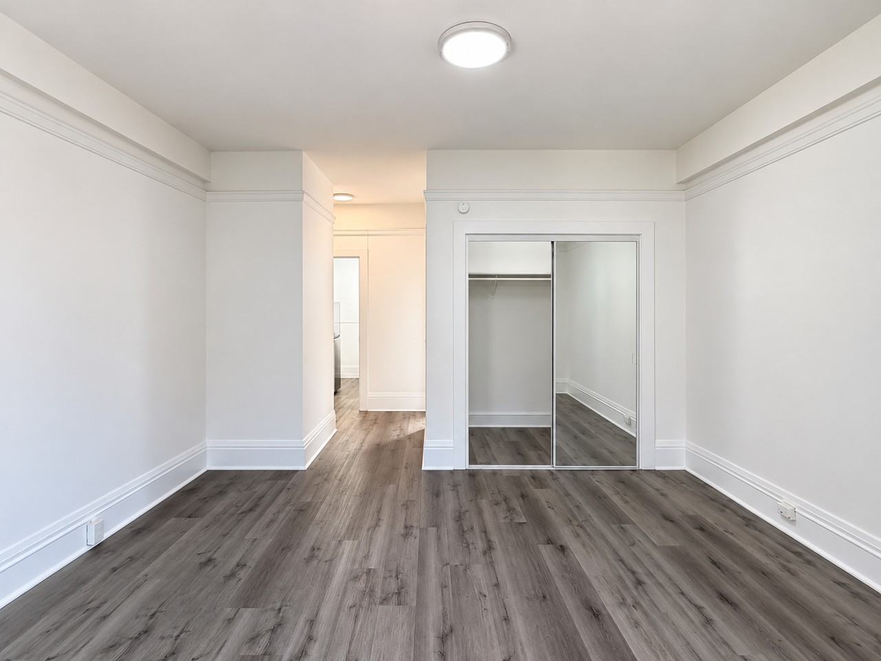 626 Powell St #305 - Photo 5 of 8