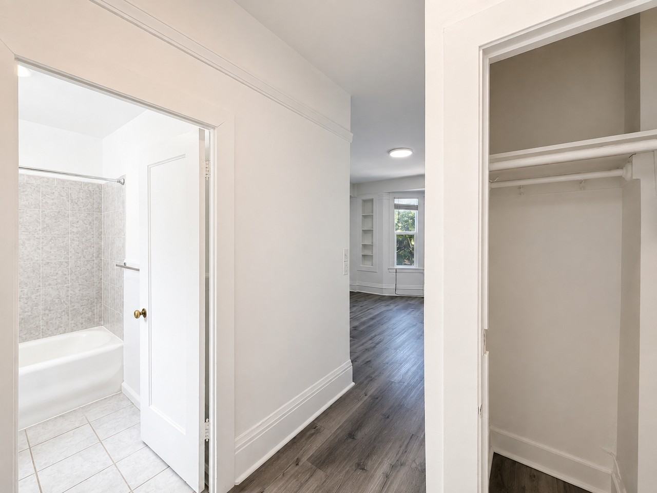 626 Powell St #305 - Photo 7 of 8