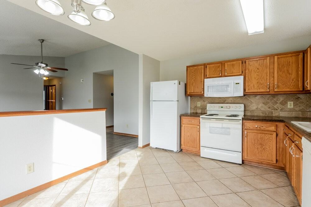 6036 Riversport Ct - Photo 6 of 16