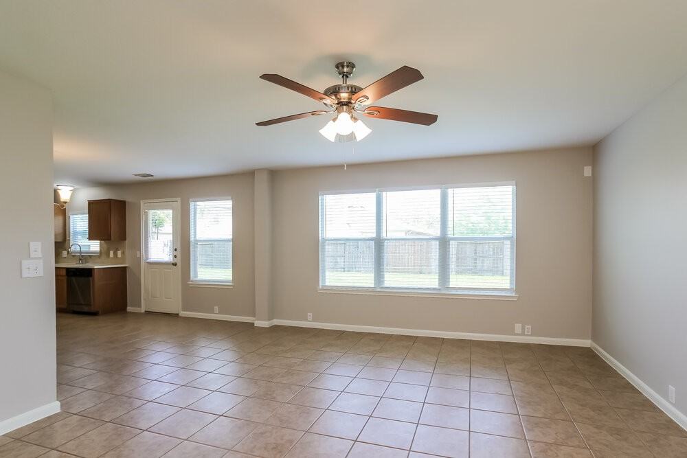 4742 Markham Woods Ct - Photo 4 of 17