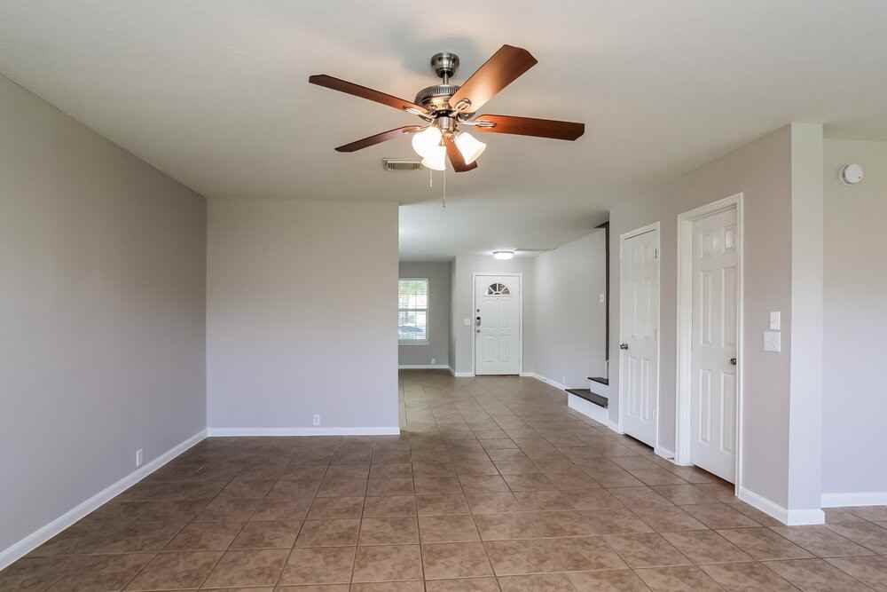 4742 Markham Woods Ct - Photo 5 of 17