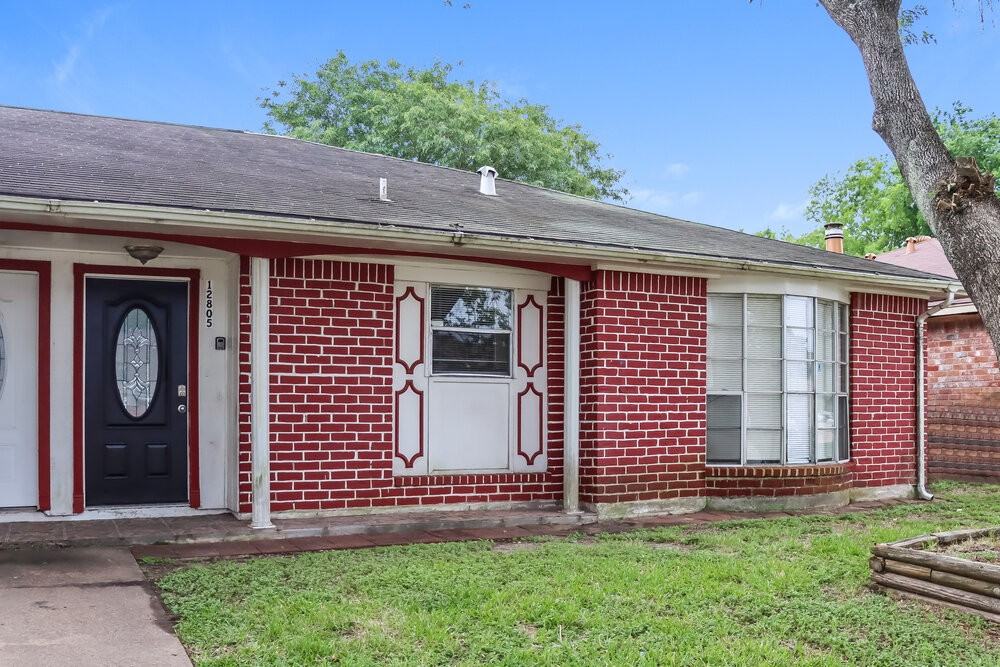 12805 Bexley Dr - Photo 3 of 16