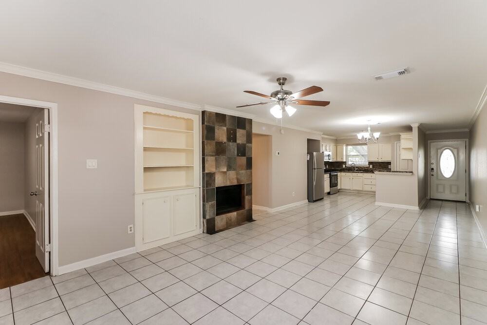 12805 Bexley Dr - Photo 5 of 16