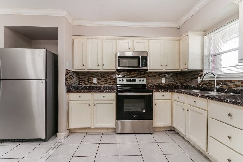 12805 Bexley Dr - Photo 7 of 16