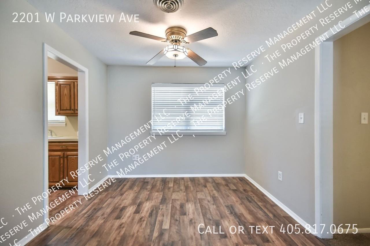 2201 W Parkview Ave - Photo 4 of 13