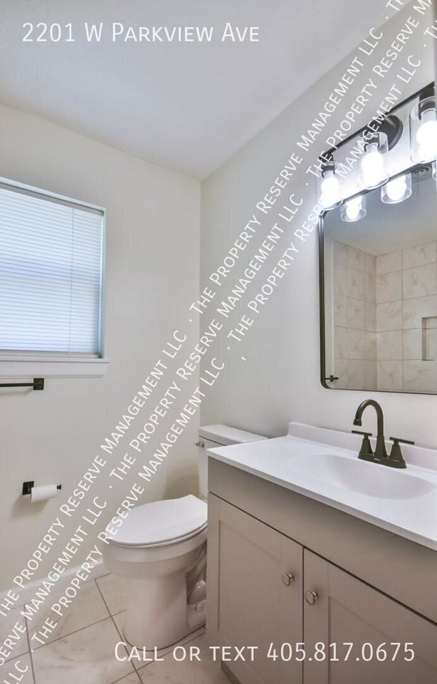 2201 W Parkview Ave - Photo 7 of 13