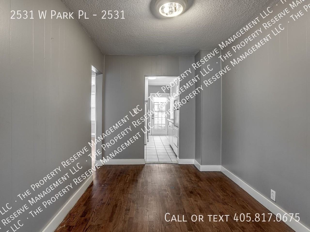 2531 W Park Pl #2531 - Photo 4 of 10