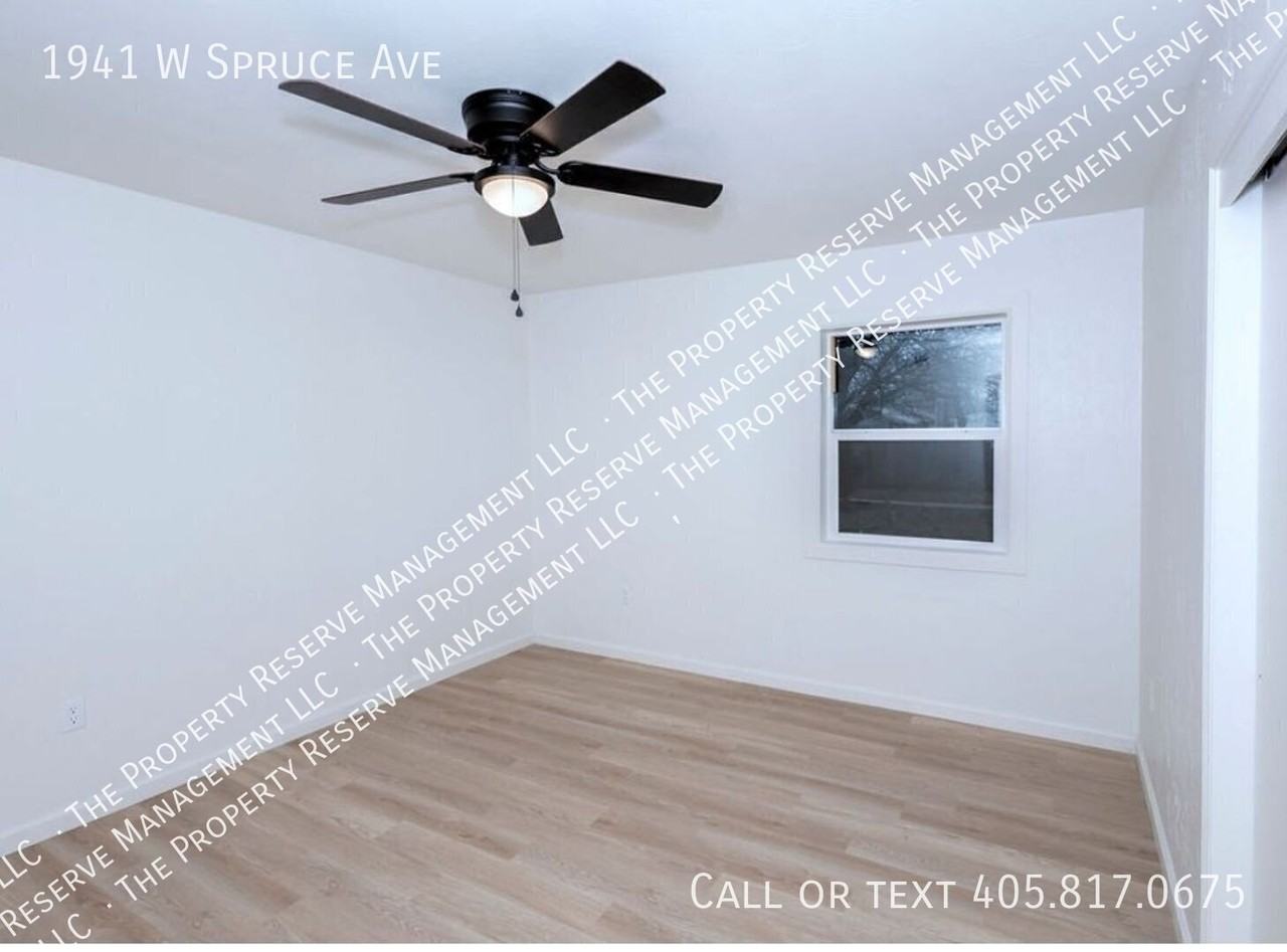 1941 W Spruce Ave - Photo 7 of 20