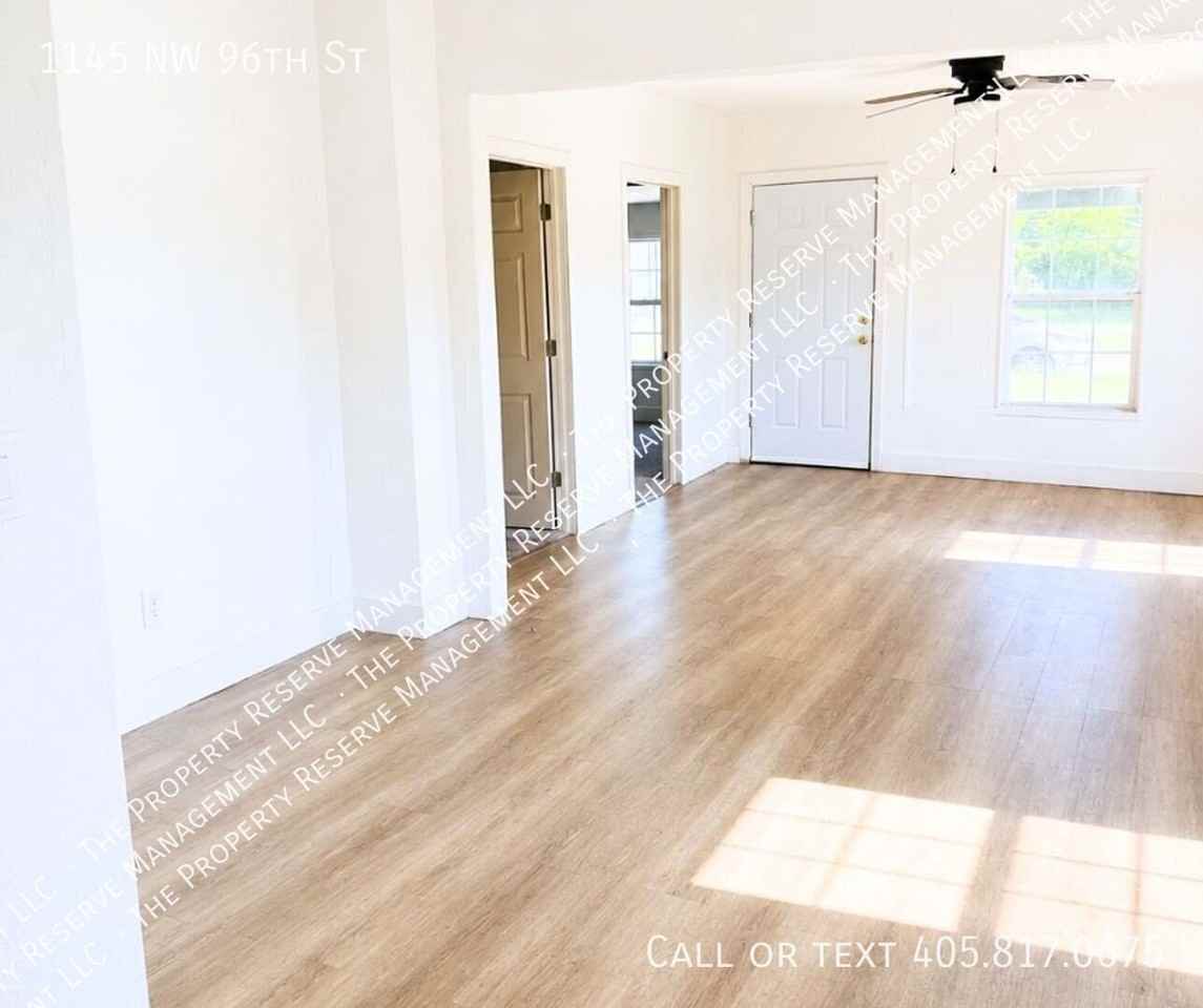 1145 Nw 96th St - Photo 4 of 11