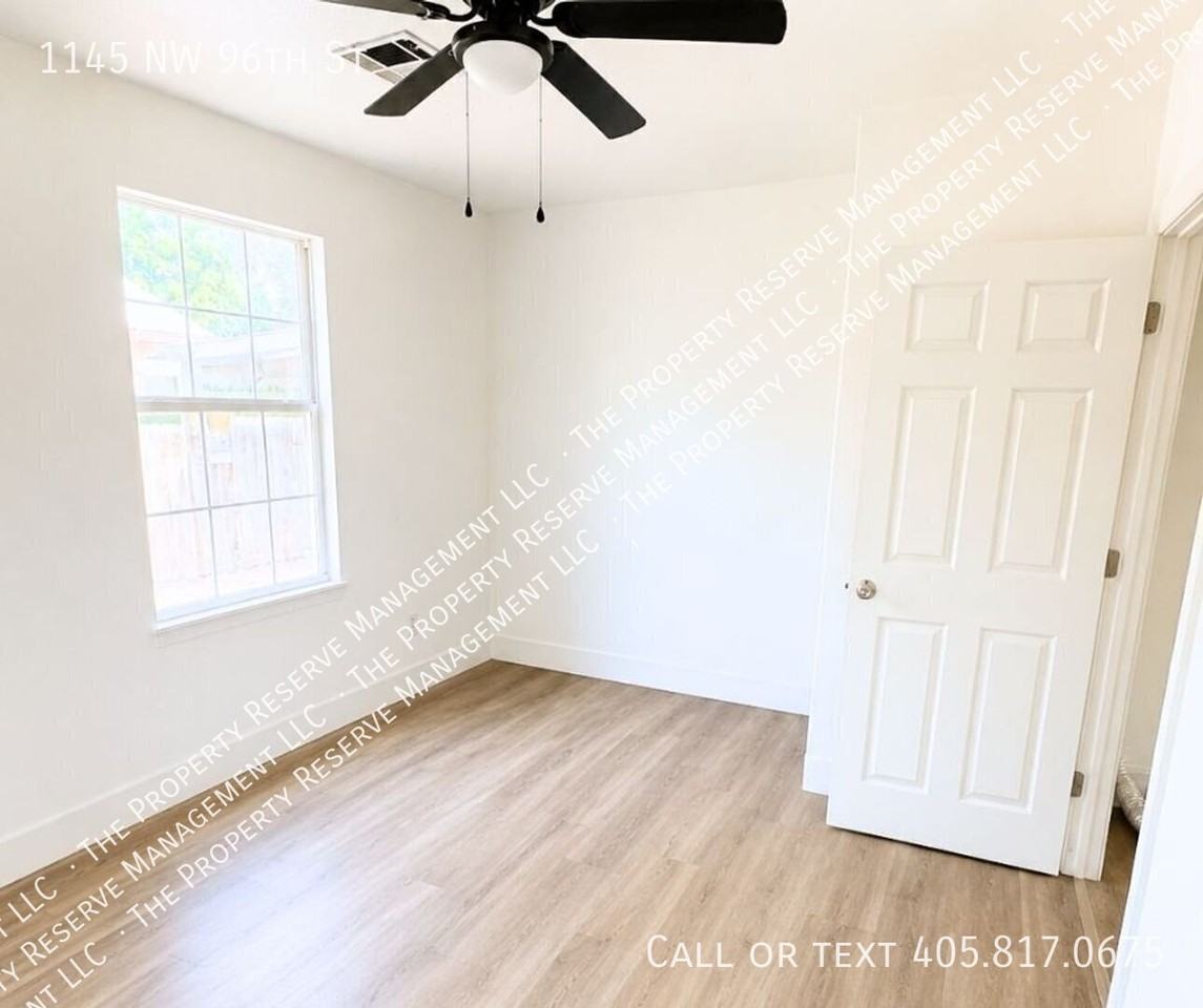 1145 Nw 96th St - Photo 7 of 11