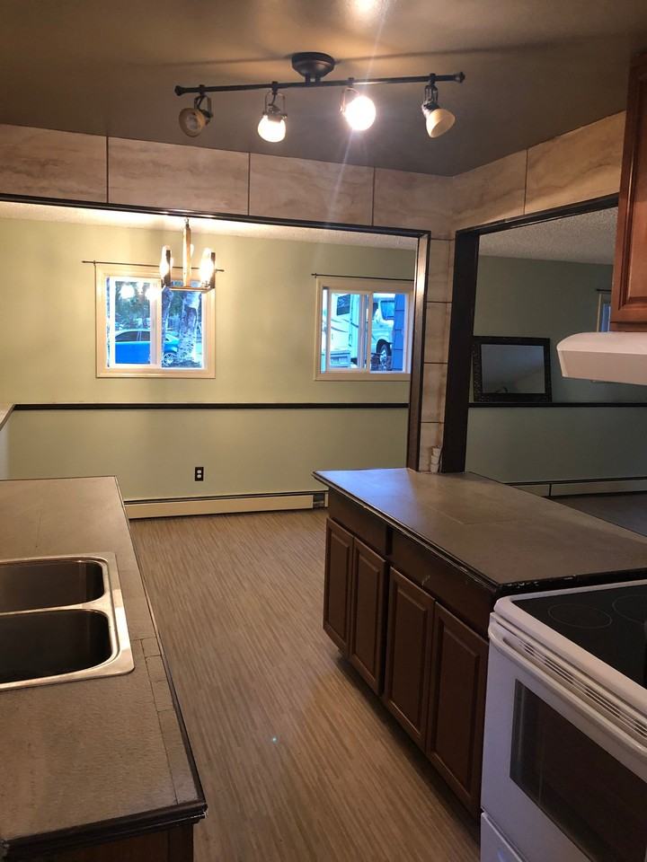 1833 Northwestern Ave - Photo 4 of 10
