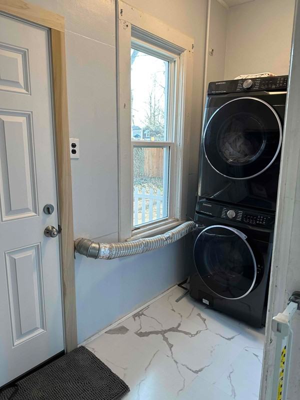 2045 Stone St #DOWN - Photo 3 of 13