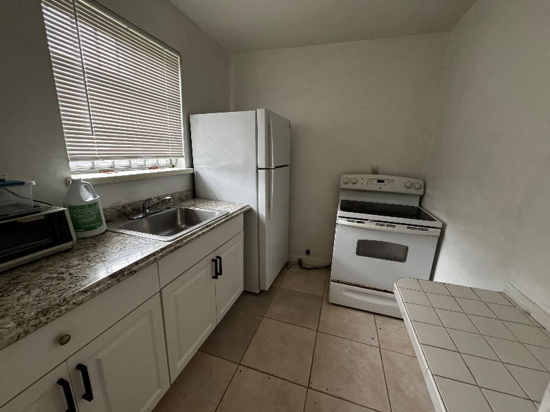 50 Ne 163rd St - Photo 5 of 8