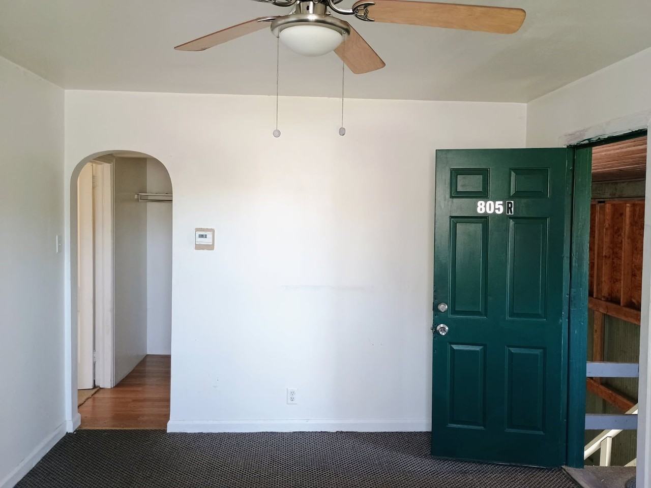 807 805/Bedford St - Photo 2 of 10