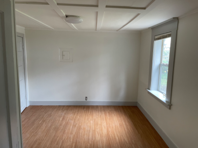 2053 Linden Ave #4 - Photo 5 of 10