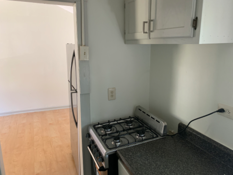 2053 Linden Ave #4 - Photo 7 of 10