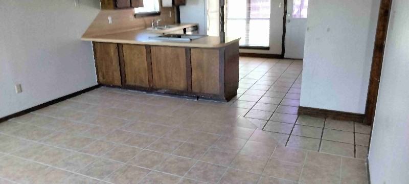 316 Vicksburg Cir - Photo 2 of 12
