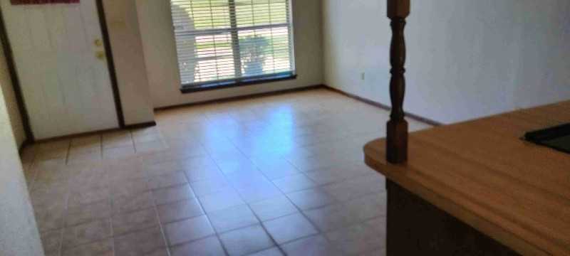 316 Vicksburg Cir - Photo 3 of 12