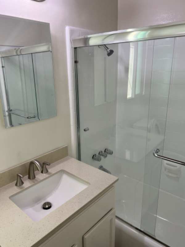 209 39th St #209 - Photo 4 of 10