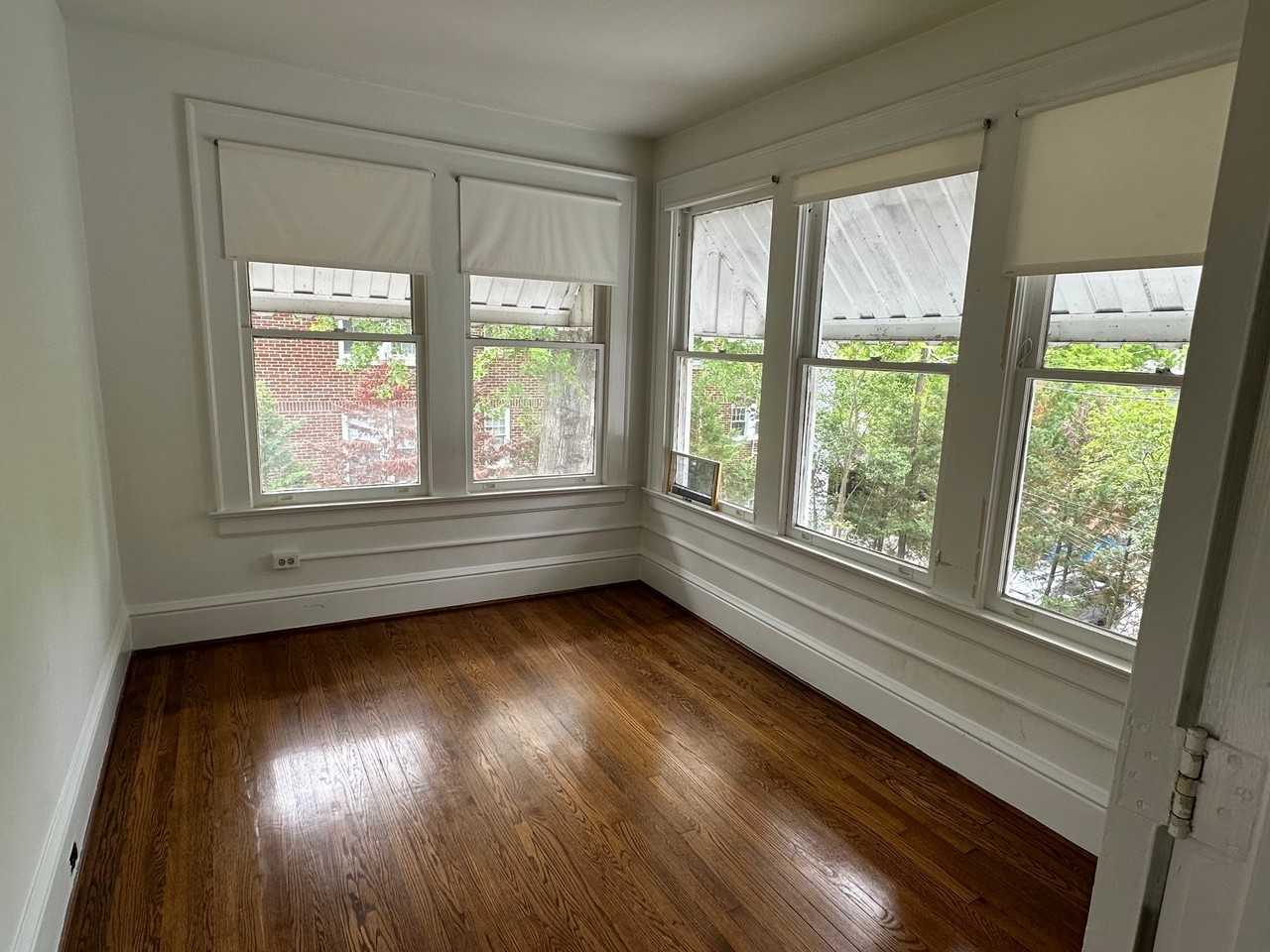 512 Watts St - Photo 3 of 14
