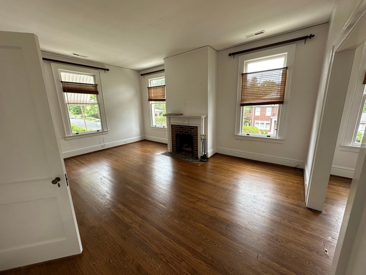 512 Watts St - Photo 4 of 14