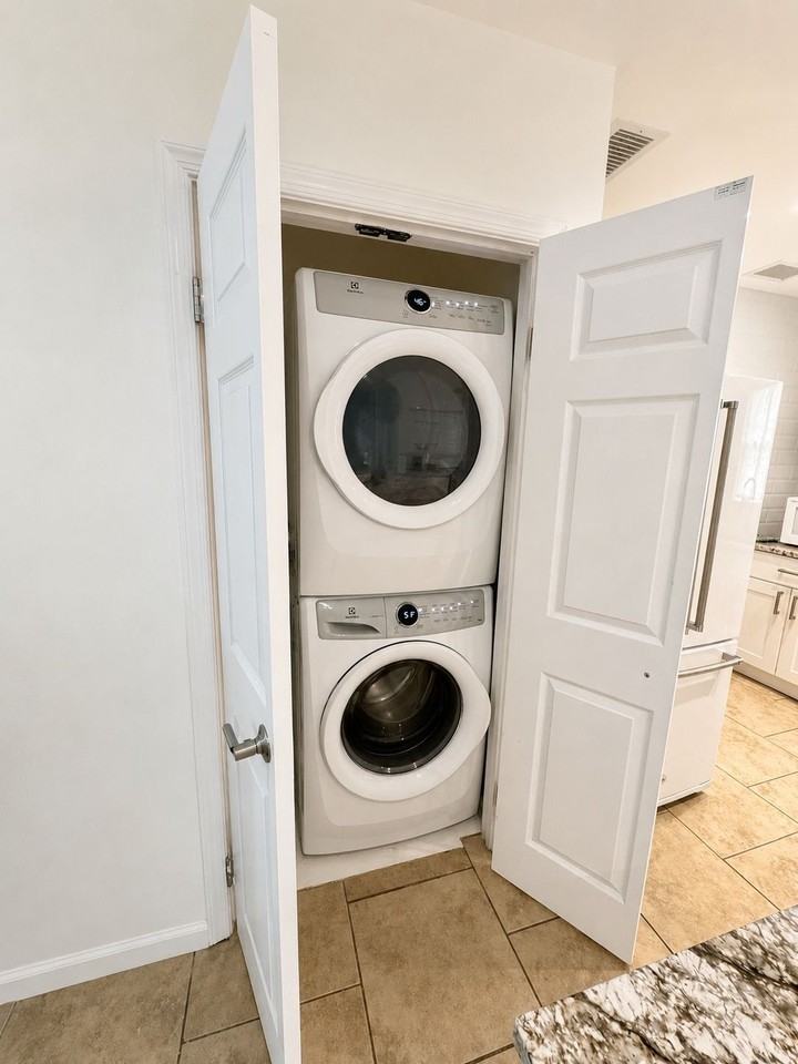 10715 Joyce Dr #C - Photo 6 of 14