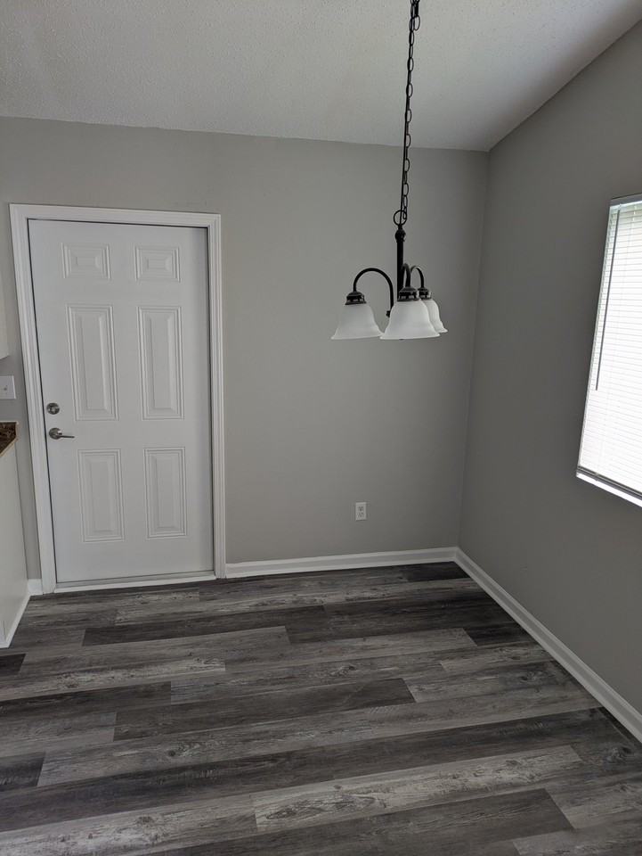1706 Hertford St - Photo 4 of 21