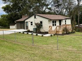 304 Greenview Dr - Photo 1 of 1