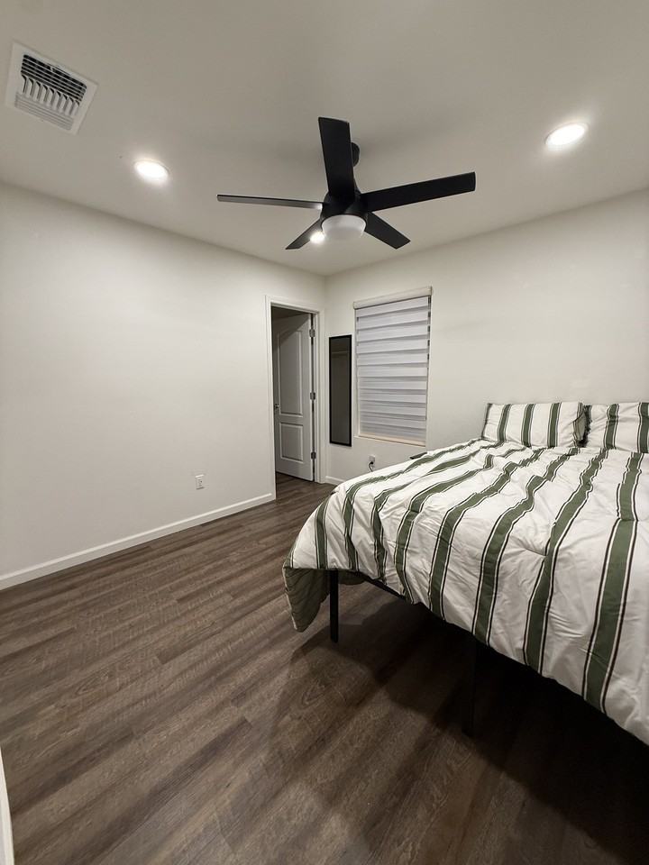 6954 E Braly Ave - Photo 3 of 5