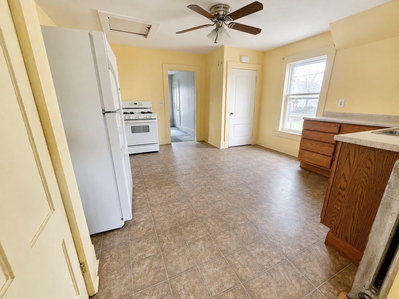 427 Wilson St #2 - Photo 4 of 18