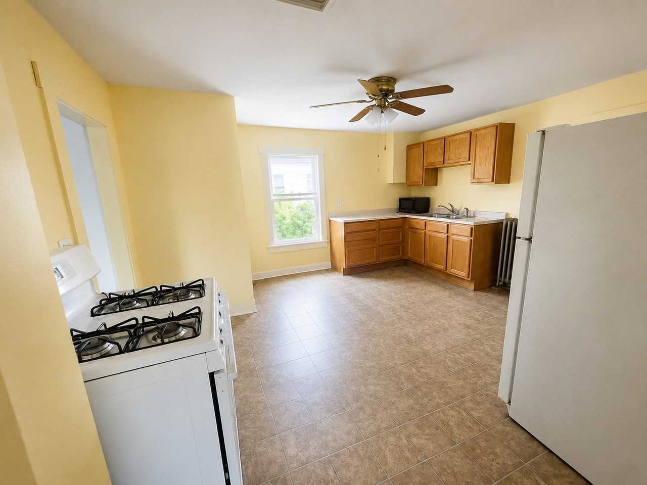 427 Wilson St #2 - Photo 7 of 18