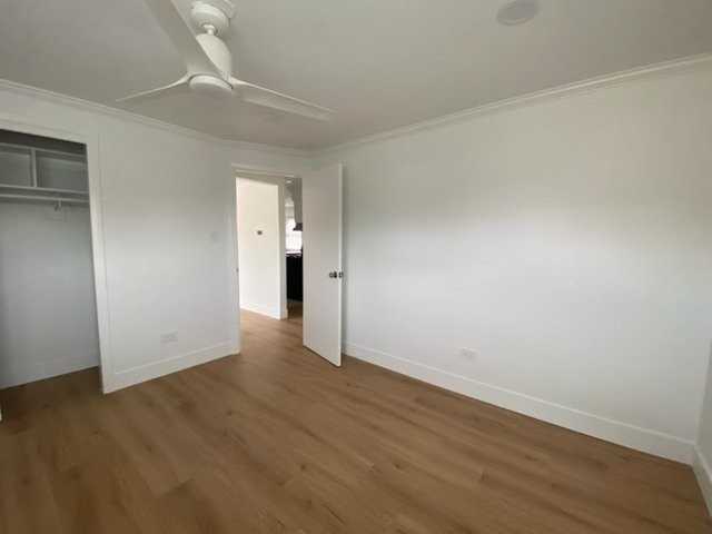 2307 W 35th St #6 - Photo 3 of 10