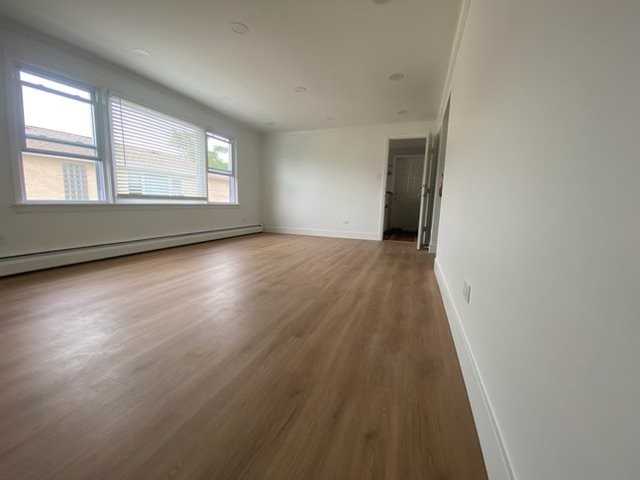 2307 W 35th St #6 - Photo 7 of 10
