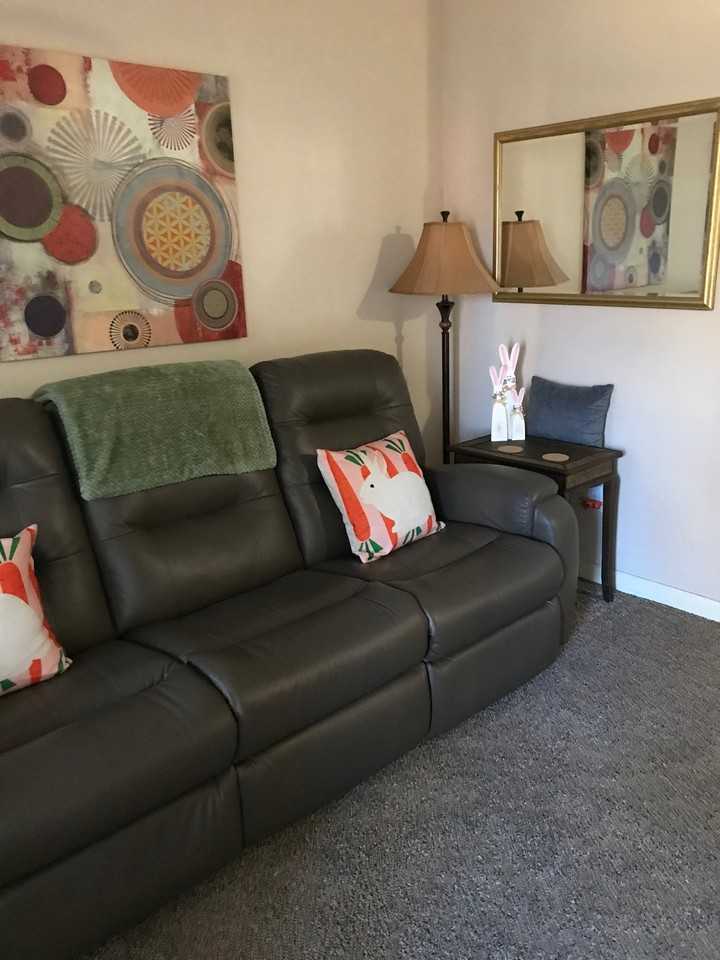 912 Sherris Ln - Photo 2 of 10