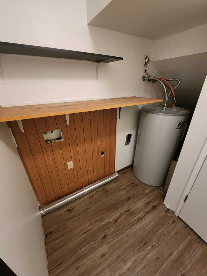 1214 E 3rd St #3 - Photo 4 of 10