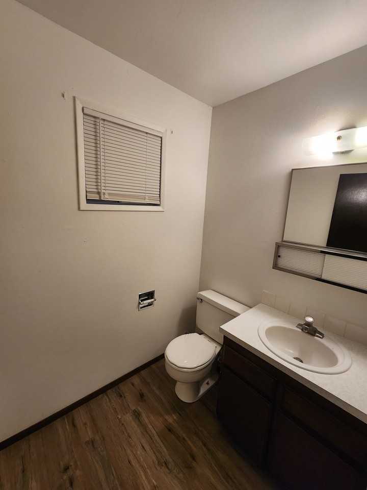 1214 E 3rd St #3 - Photo 5 of 10