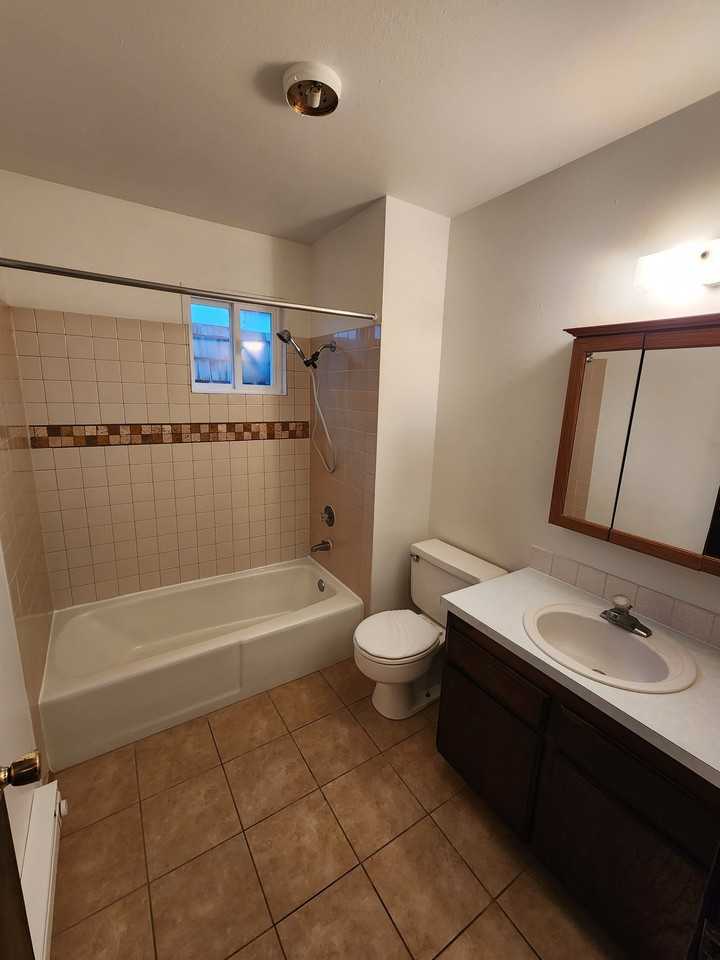 1214 E 3rd St #3 - Photo 7 of 10