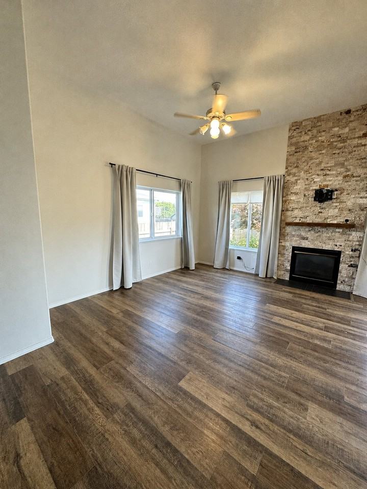 154 Sw Alder Ct - Photo 2 of 18